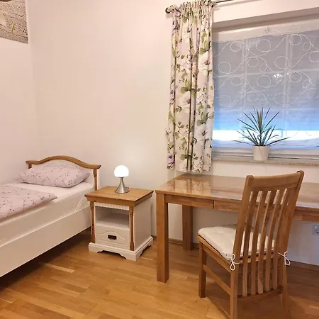 Modern Und Gemütlich Apartment